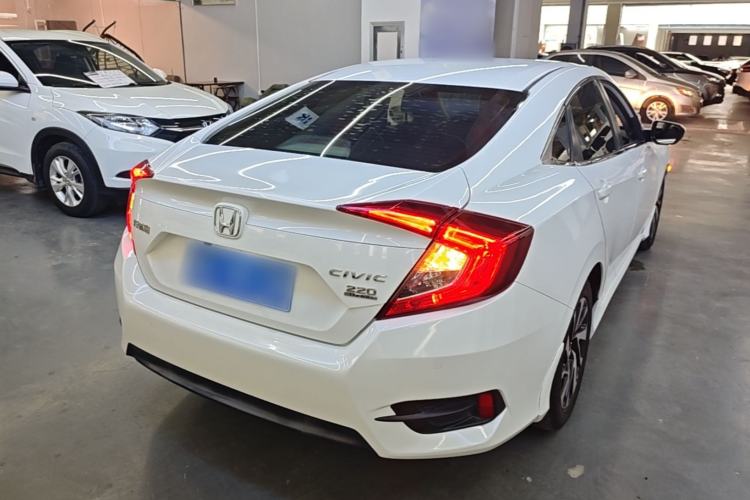 Used Honda Civic 2016 220TURBO CVT Luxury Edition Rear Right 45 Deg