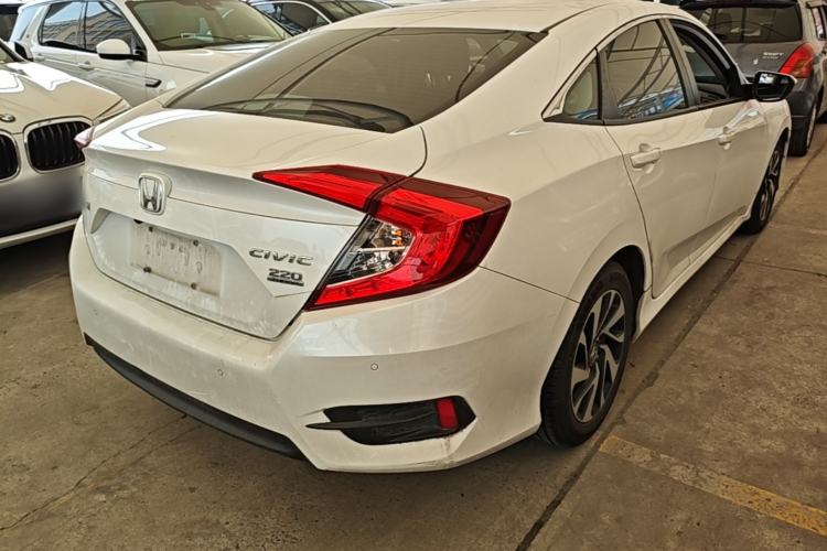Used Honda Civic 2016 220TURBO CVT Luxury Edition Rear Right 45 Deg