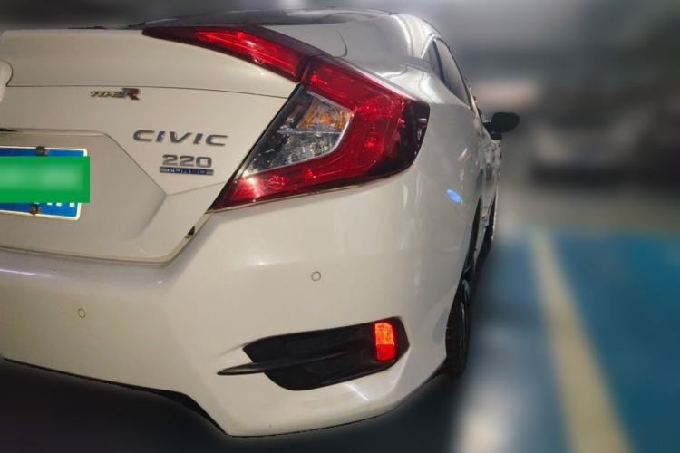 Used Honda Civic 2016 220TURBO CVT Luxury Edition Rear Right 45 Deg