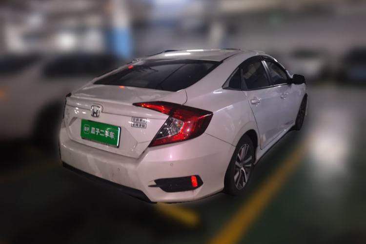 Used Honda Civic 2016 220TURBO Manual Luxury Edition Rear Right 45 Deg