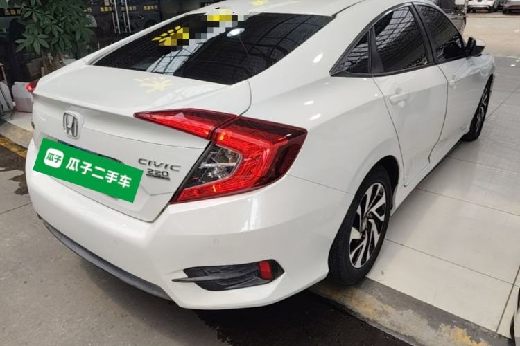Used Honda Civic 2016 220TURBO CVT Luxury Edition Rear Right 45 Deg
