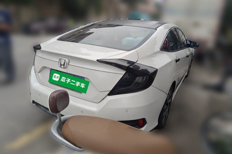 Used Honda Civic 2016 220TURBO CVT Luxury Edition Rear Right 45 Deg