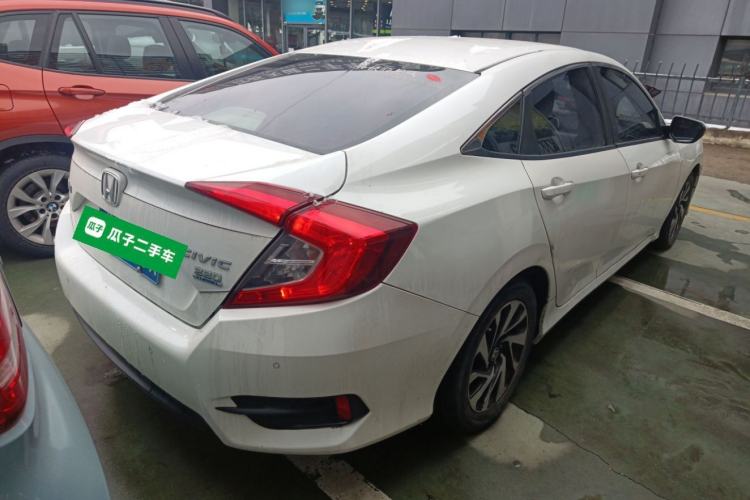 Used Honda Civic 2016 220TURBO CVT Luxury Edition Rear Right 45 Deg