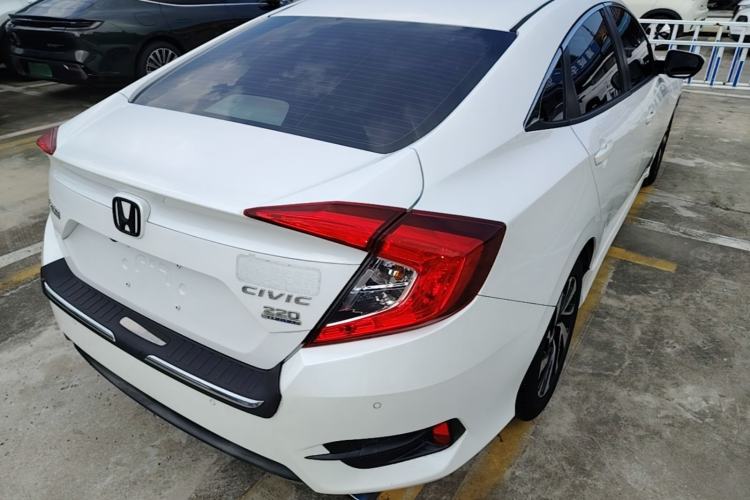 Used Honda Civic 2016 220TURBO Manual Luxury Edition Rear Right 45 Deg