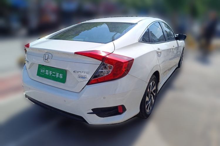 Used Honda Civic 2016 220TURBO CVT Luxury Edition Rear Right 45 Deg