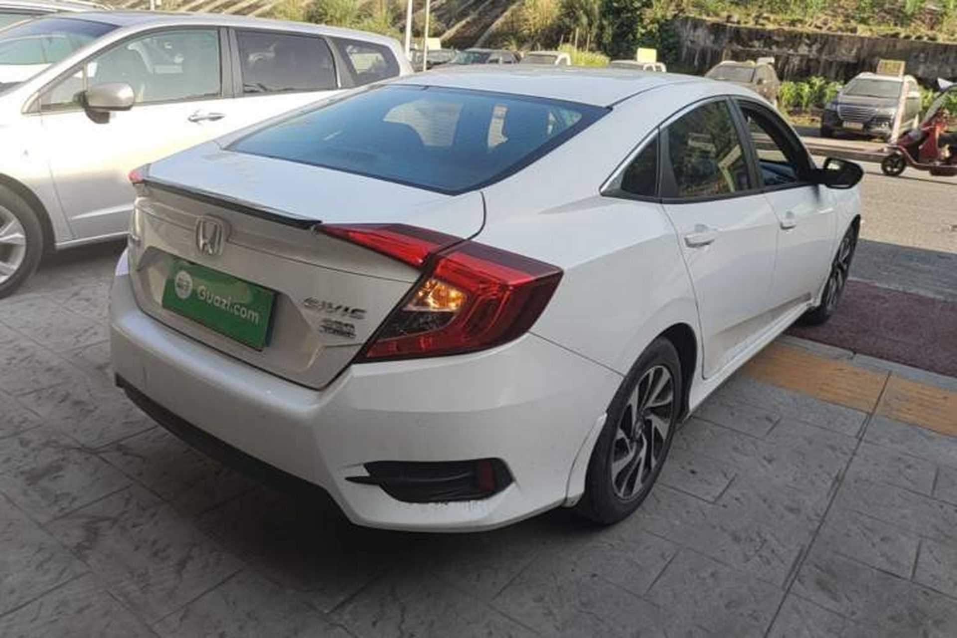 Used Honda Civic 2016 220TURBO CVT Luxury Edition Rear Right 45 Deg
