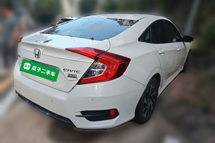 Used Honda Civic 2016 220TURBO CVT Luxury Edition Rear Right 45 Deg