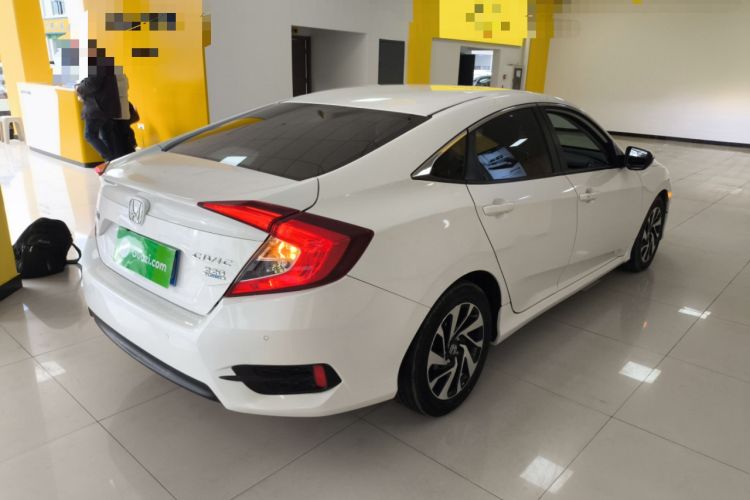 Used Honda Civic 2016 220TURBO Manual Luxury Edition Rear Right 45 Deg