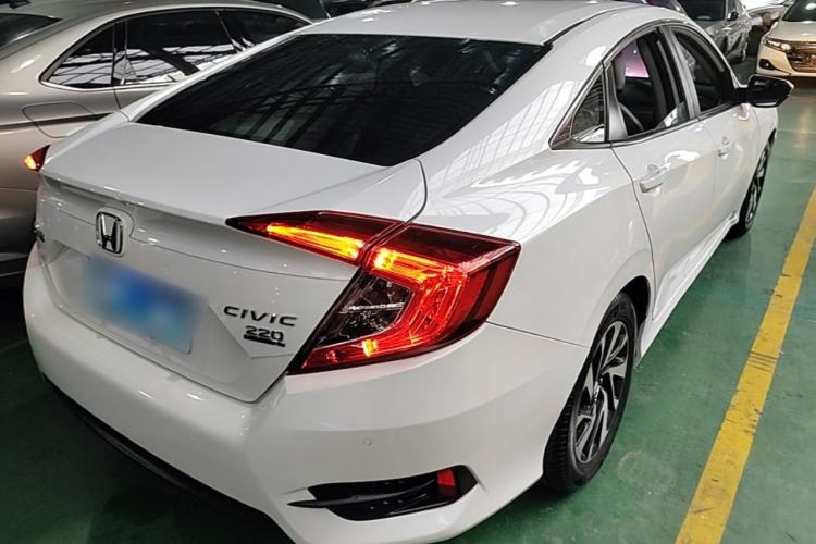 Used Honda Civic 2016 220TURBO CVT Luxury Edition Rear Right 45 Deg