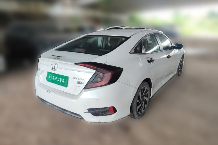 Used Honda Civic 2016 220TURBO Manual Luxury Edition Rear Right 45 Deg