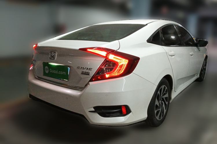 Used Honda Civic 2016 220TURBO CVT Luxury Edition Rear Right 45 Deg