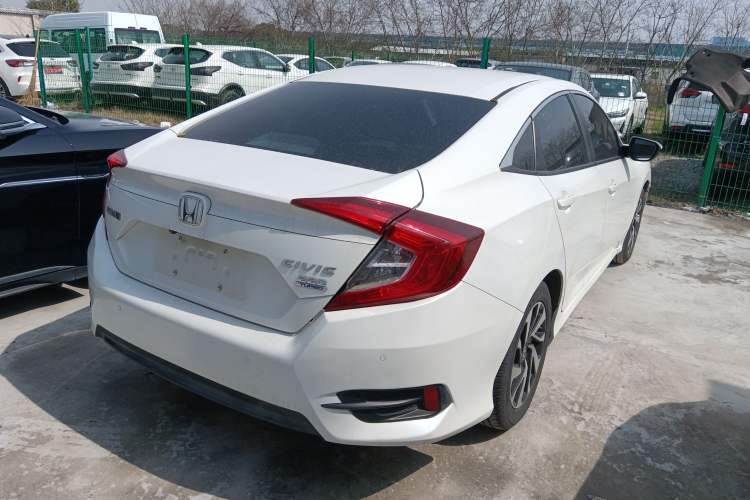 Used Honda Civic 2016 220TURBO CVT Luxury Edition Rear Right 45 Deg