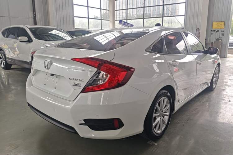 Used Honda Civic 2016 180TURBO CVT Comfort Version Rear Right 45 Deg