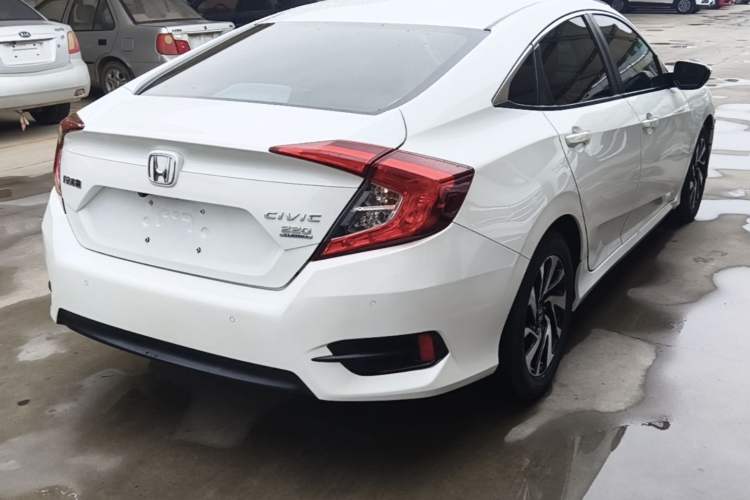 Used Honda Civic 2016 220TURBO CVT Luxury Edition Rear Right 45 Deg
