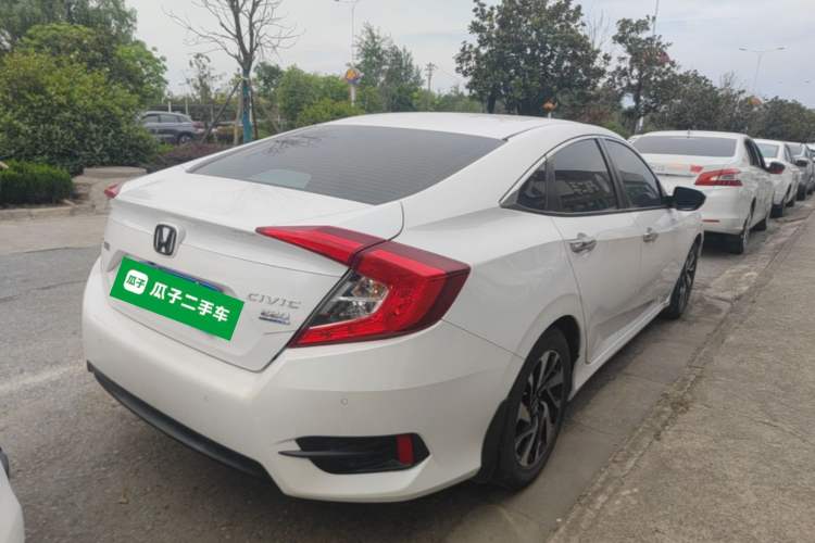 Used Honda Civic 2016 220TURBO CVT Luxury Edition Rear Right 45 Deg