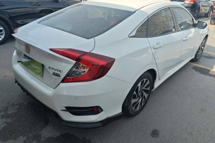 Used Honda Civic 2016 220TURBO Manual Luxury Edition Rear Right 45 Deg