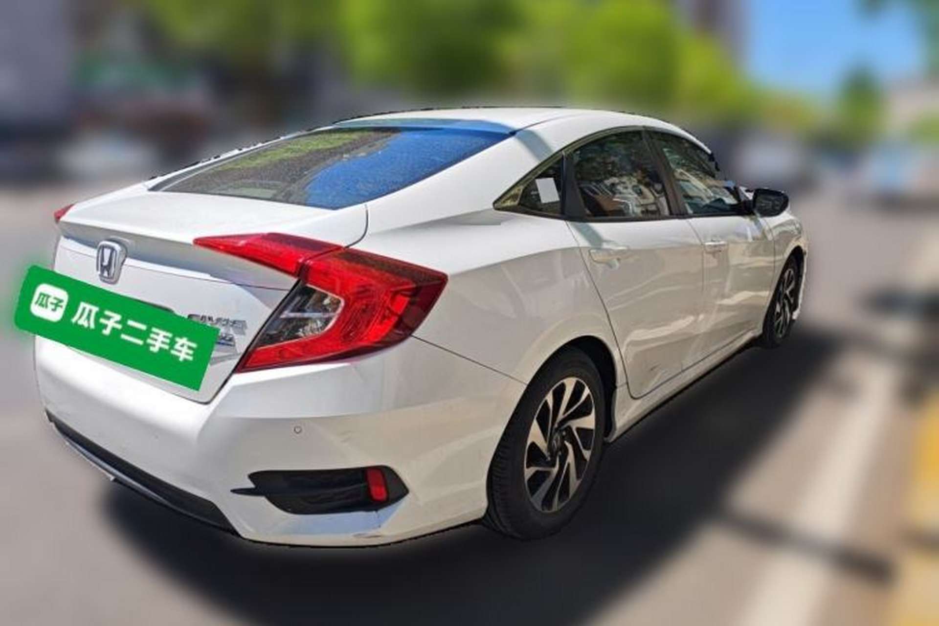 Used Honda Civic 2016 220TURBO CVT Luxury Edition Rear Right 45 Deg