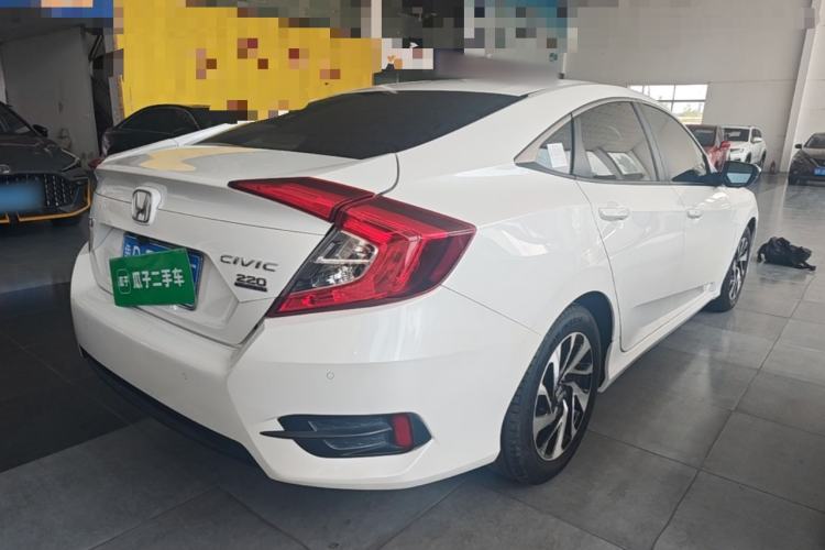 Used Honda Civic 2016 220TURBO CVT Luxury Edition Rear Right 45 Deg