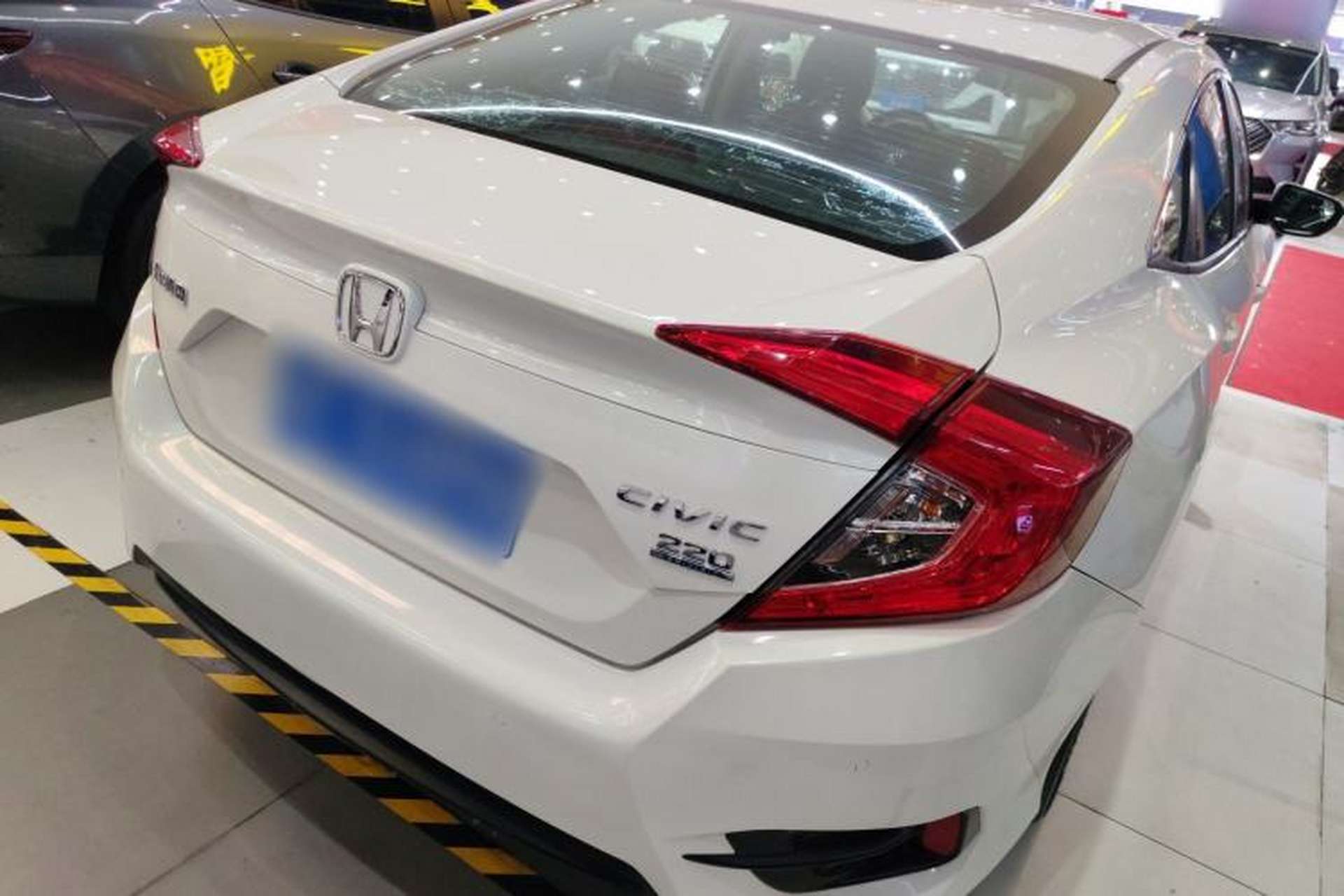Used Honda Civic 2016 220TURBO CVT Luxury Edition Rear Right 45 Deg