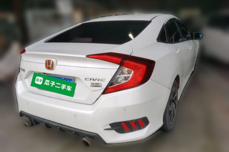 Used Honda Civic 2016 220TURBO CVT Luxury Edition Rear Right 45 Deg