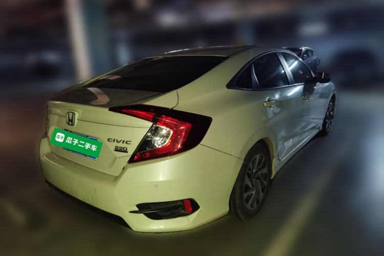 Used Honda Civic 2016 220TURBO CVT Luxury Edition Rear Right 45 Deg