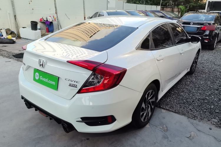 Used Honda Civic 2016 220TURBO CVT Luxury Edition Rear Right 45 Deg