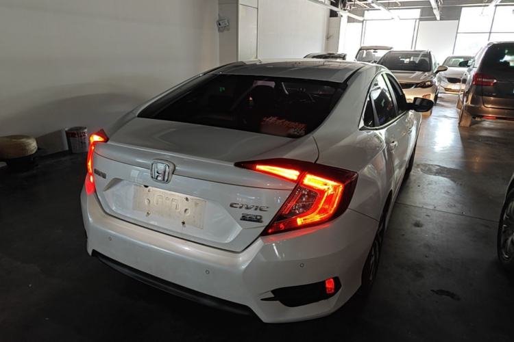 Used Honda Civic 2016 220TURBO Manual Luxury Edition Rear Right 45 Deg
