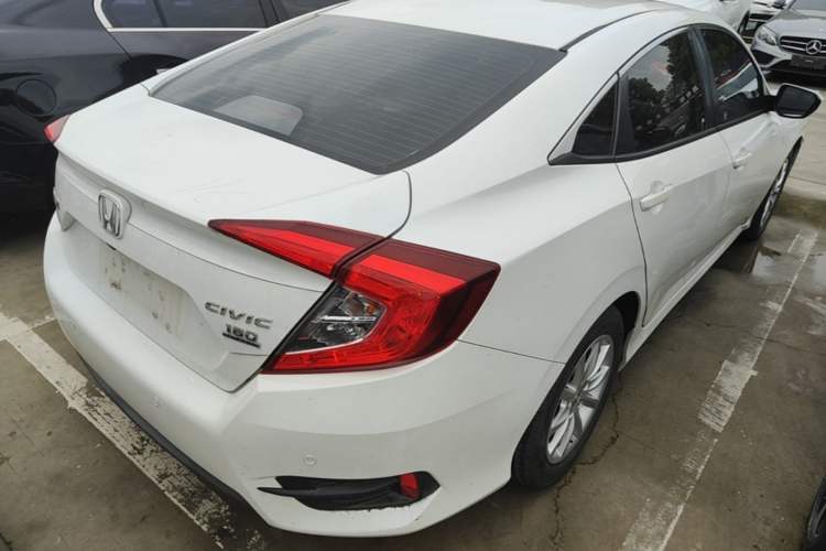 Used Honda Civic 2016 180TURBO CVT Comfort Version Rear Right 45 Deg