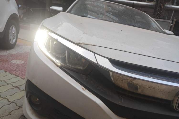 Used Honda Civic 2016 220TURBO CVT Luxury Edition Right Front Headlight