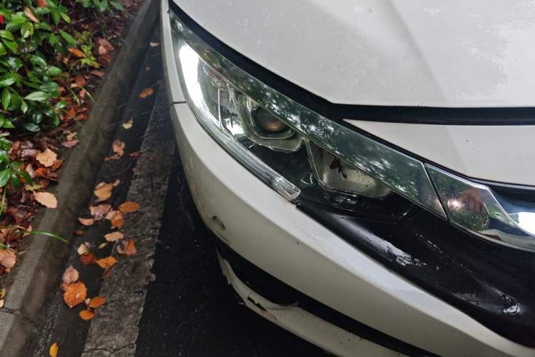 Used Honda Civic 2016 220TURBO CVT Luxury Edition Right Front Headlight