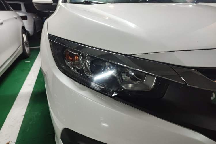 Used Honda Civic 2016 220TURBO CVT Luxury Edition Right Front Headlight