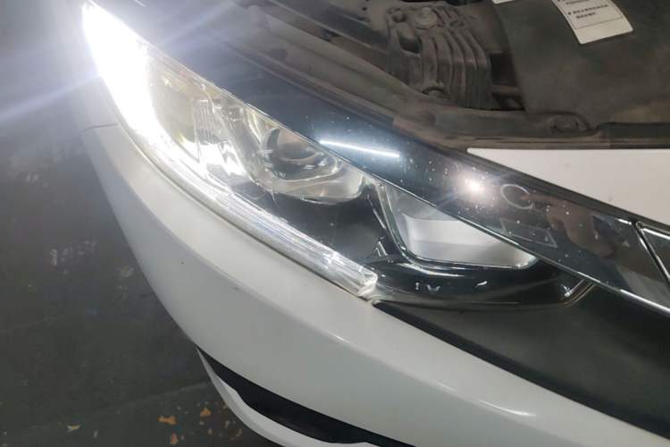 Used Honda Civic 2016 220TURBO Manual Luxury Edition Right Front Headlight