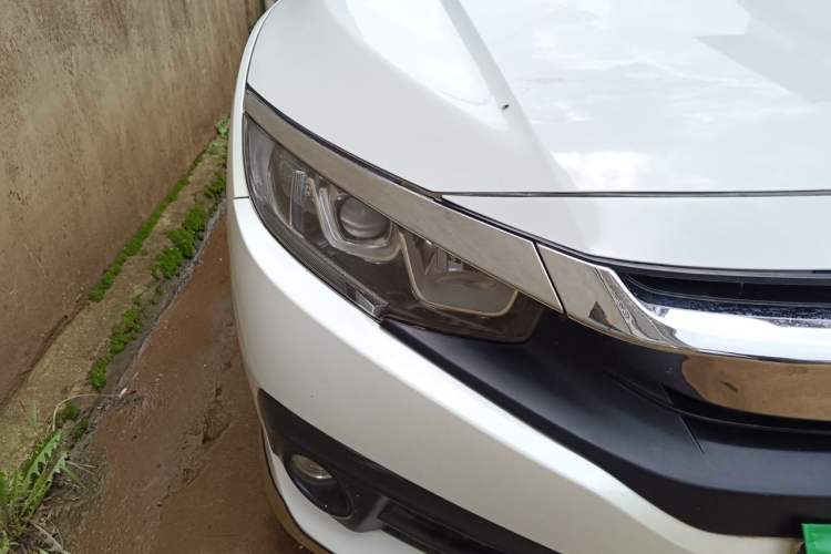 Used Honda Civic 2016 220TURBO Manual Luxury Edition Right Front Headlight