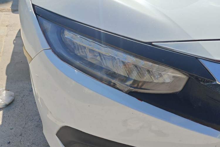Used Honda Civic 2016 220TURBO Manual Luxury Edition Right Front Headlight