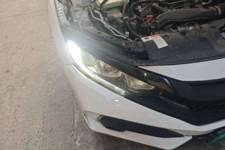 Used Honda Civic 2016 220TURBO CVT Luxury Edition Right Front Headlight