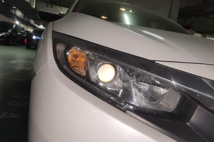 Used Honda Civic 2016 220TURBO CVT Luxury Edition Right Front Headlight