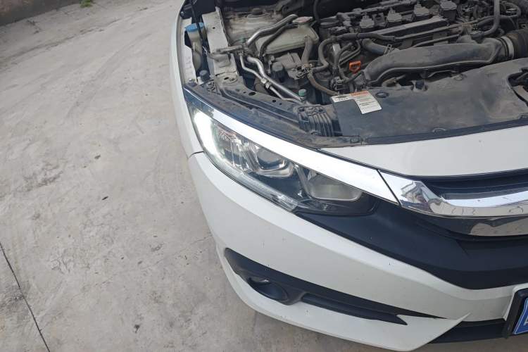 Used Honda Civic 2016 220TURBO CVT Luxury Edition Right Front Headlight