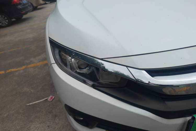 Used Honda Civic 2016 220TURBO Manual Luxury Edition Right Front Headlight