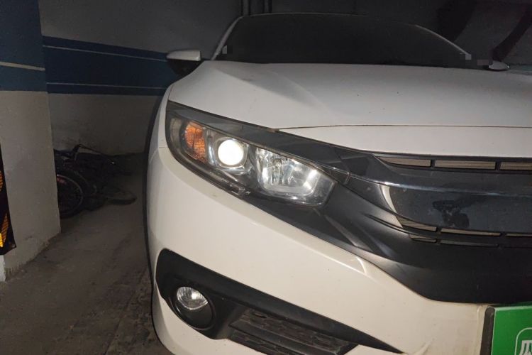 Used Honda Civic 2016 220TURBO CVT Luxury Edition Right Front Headlight