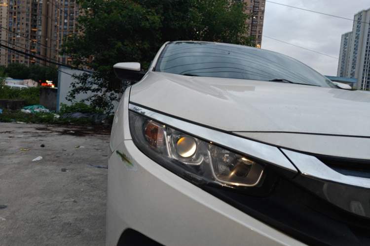 Used Honda Civic 2016 220TURBO CVT Luxury Edition Right Front Headlight