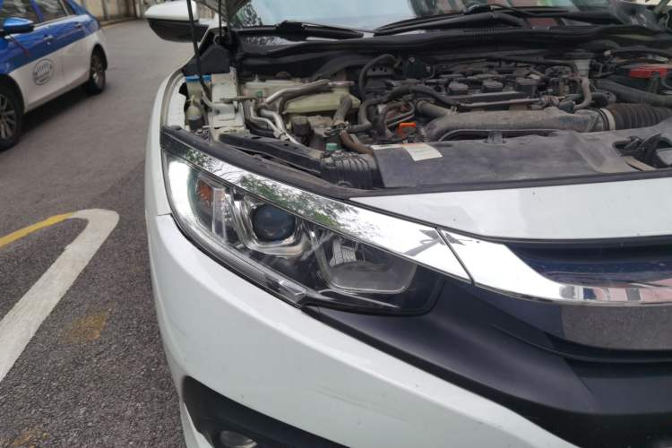 Used Honda Civic 2016 220TURBO CVT Luxury Edition Right Front Headlight