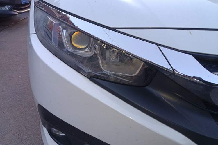 Used Honda Civic 2016 220TURBO CVT Luxury Edition Right Front Headlight