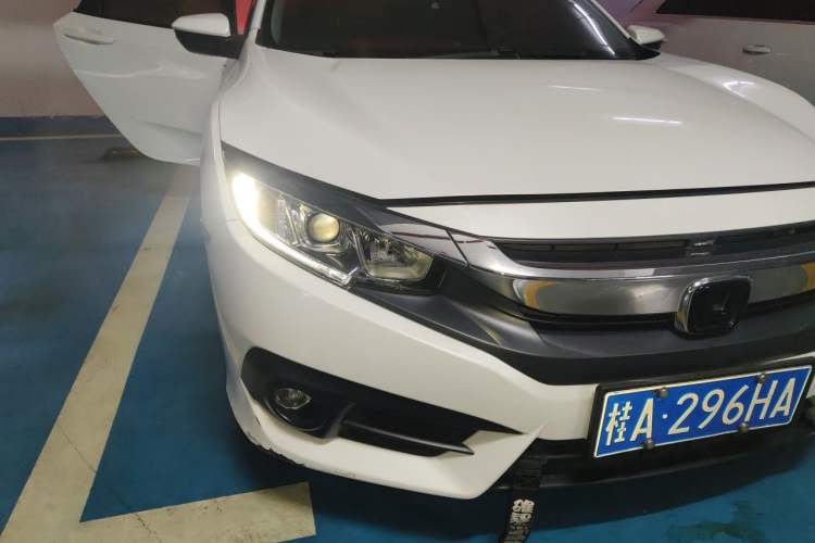 Used Honda Civic 2016 220TURBO CVT Luxury Edition Right Front Headlight