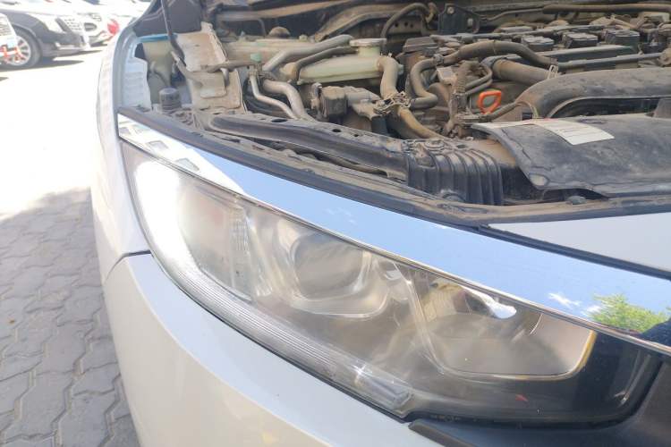 Used Honda Civic 2016 220TURBO Manual Luxury Edition Right Front Headlight