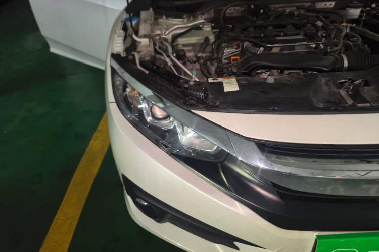 Used Honda Civic 2016 220TURBO Manual Luxury Edition Right Front Headlight