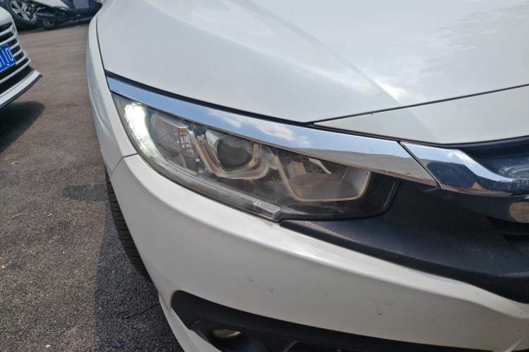 Used Honda Civic 2016 220TURBO CVT Luxury Edition Right Front Headlight