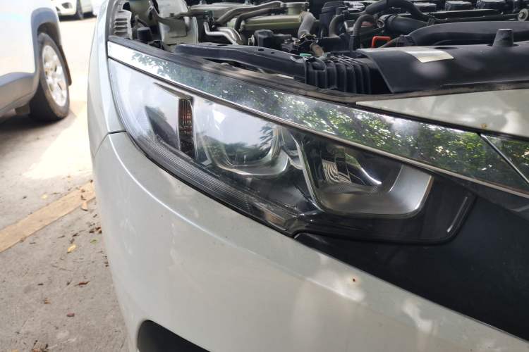 Used Honda Civic 2016 220TURBO CVT Luxury Edition Right Front Headlight