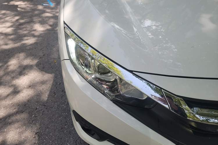 Used Honda Civic 2016 220TURBO CVT Luxury Edition Right Front Headlight