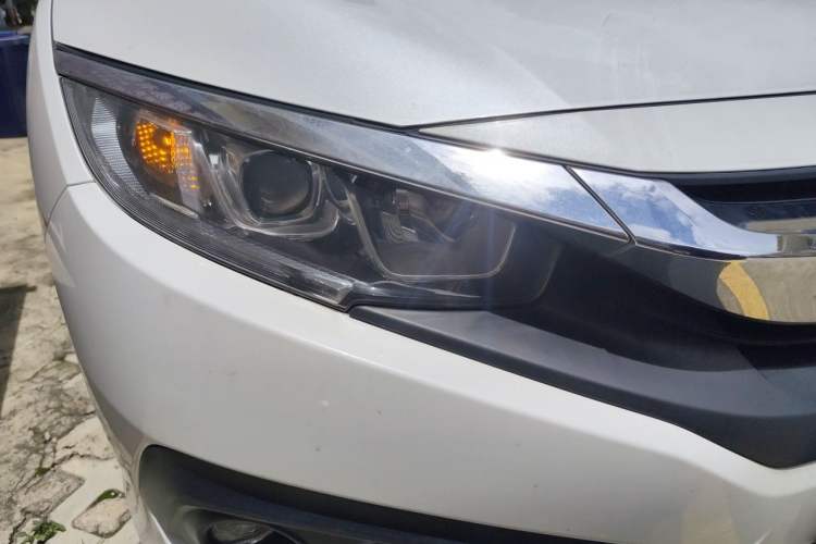 Used Honda Civic 2016 220TURBO CVT Luxury Edition Right Front Headlight