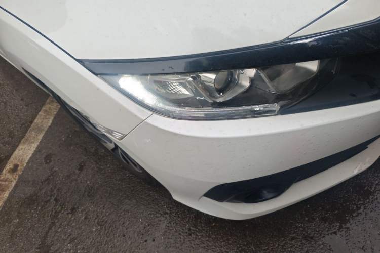 Used Honda Civic 2016 220TURBO Manual Luxury Edition Right Front Headlight
